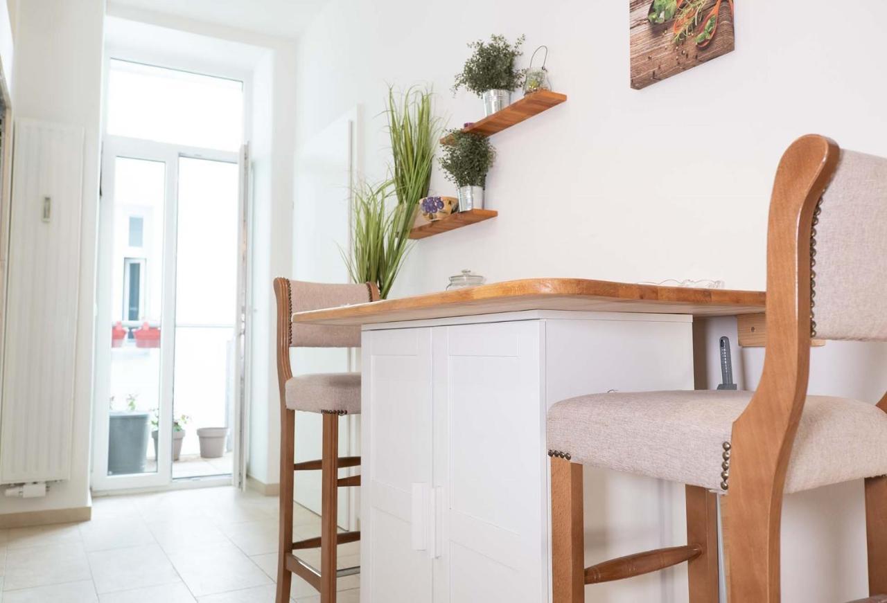 וינה 2 Rooms & Balcony - Top Location! מראה חיצוני תמונה